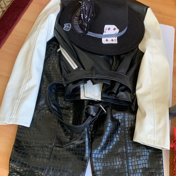 Black and White moto - Picture 3 of 7